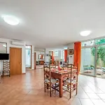 דירה Civico With Shared Pool And Garden *