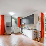 Civico With Shared Pool And Garden קרפיניאנו סלינטינו