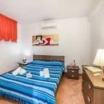 Civico With Shared Pool And Garden דירה *