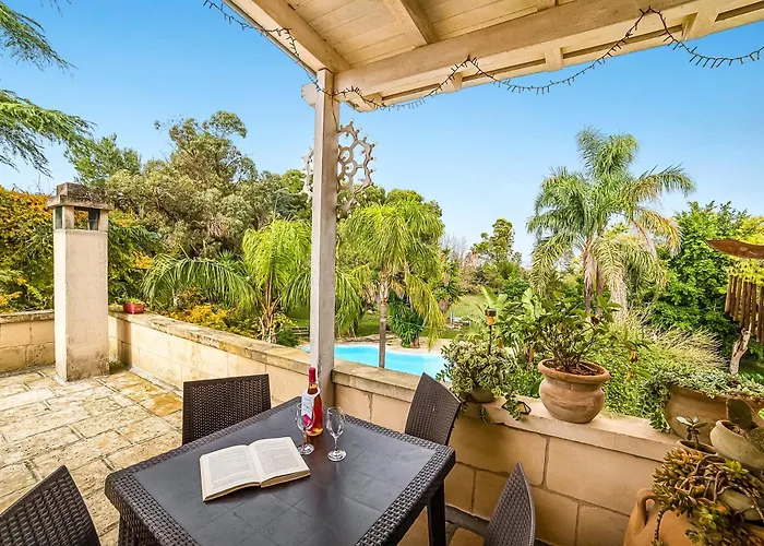 Civico With Shared Pool And Garden