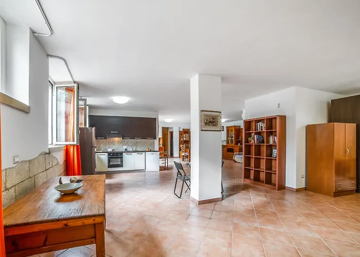 דירה Civico With Shared Pool And Garden *
