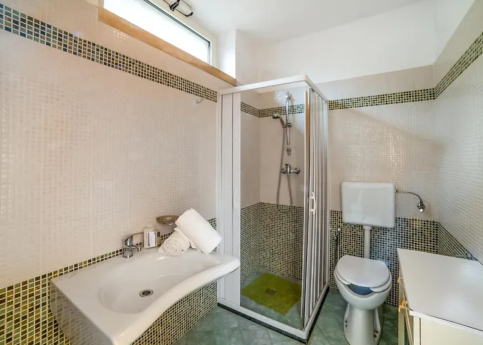 Civico With Shared Pool And Garden דירה
